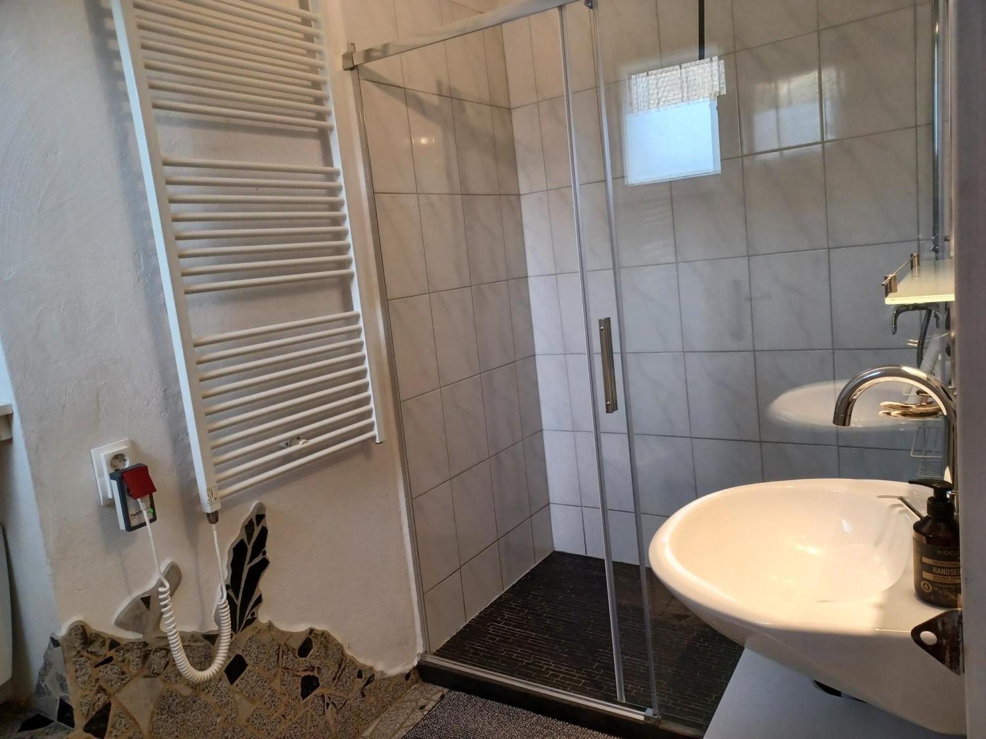 Ehemalige Bibliothek Apartment Fuer 2 Mit Kueche Kamin Netflix Parken Und Hofladen Steinhofel Εξωτερικό φωτογραφία